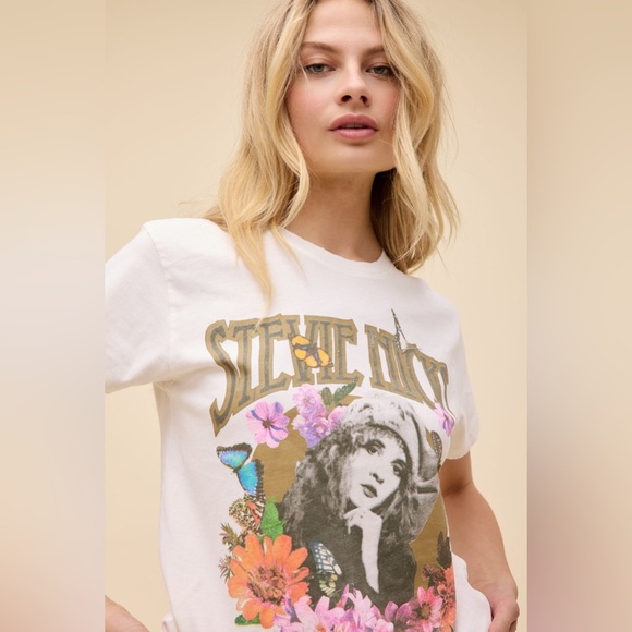 NWT Daydreamer Stevie Nicks Flower Collage Tour Tee ~Vintage White~ - Picture 3 of 4
